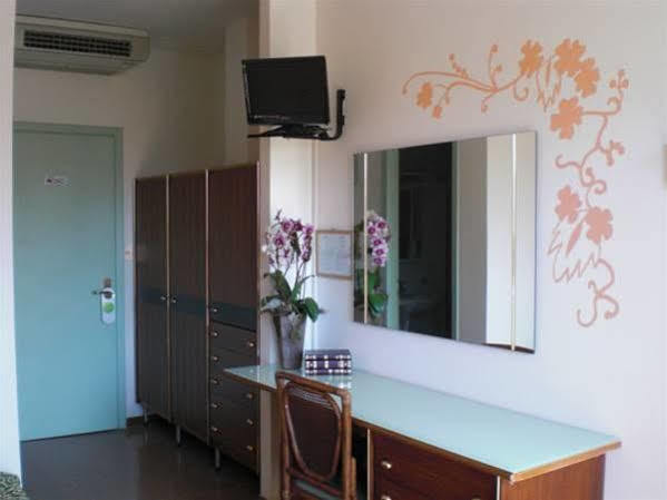Hotel Hiki 3 Superior Bibione Exterior photo